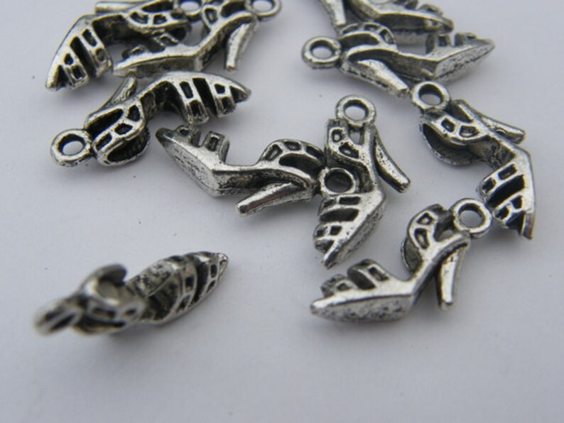 BULK 50 High heel shoe charms antique silver tone CA190 Etsy