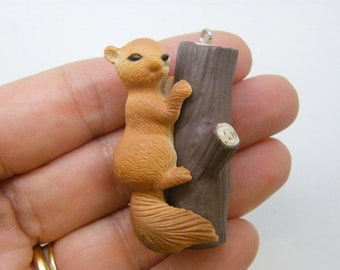 1 Squirrel tree branch pendant resin A198