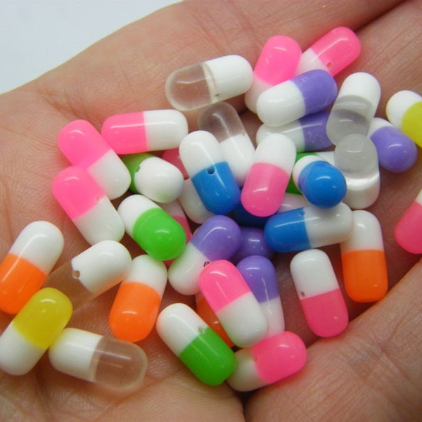 30 Capsule pill  embellishment  random mixed resin MD46