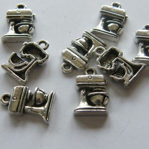 8 Blender charms antique silver tone FD115 image 3