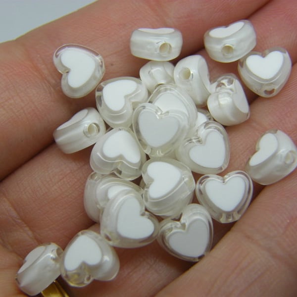 100 perles de coeur clair blanc acrylique AB297