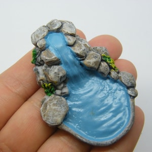 1 Teich Wasserfall Miniatur Puppenhaus Kunstharz WT52