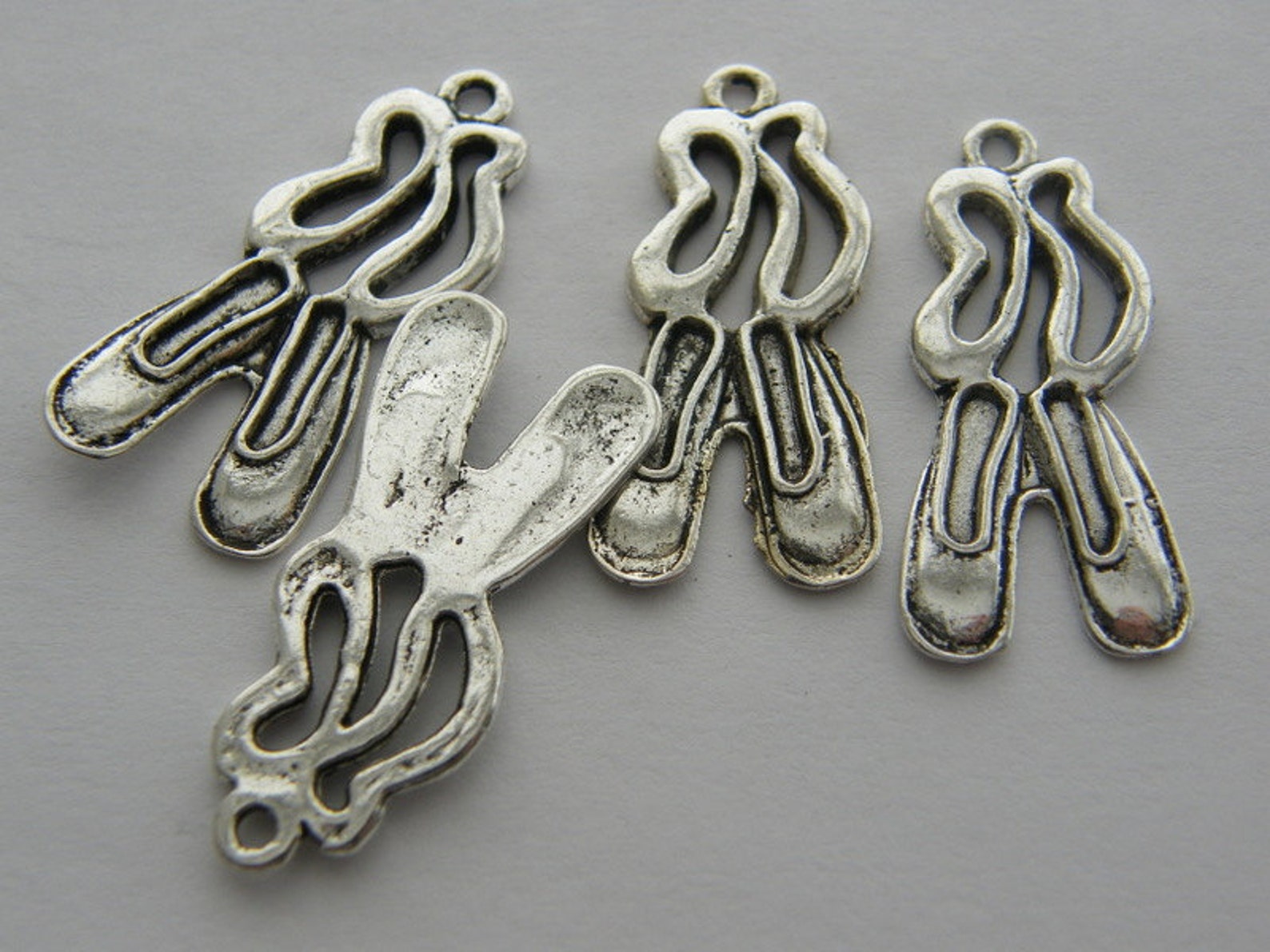 6 pair of ballet slipper charms antique silver tone fb50 6 pair of ballet slipper charms antique silver tone fb50