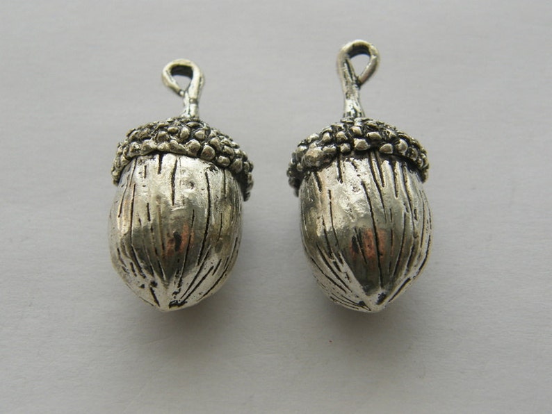 1 Acorn charm antique silver tone L136 image 4