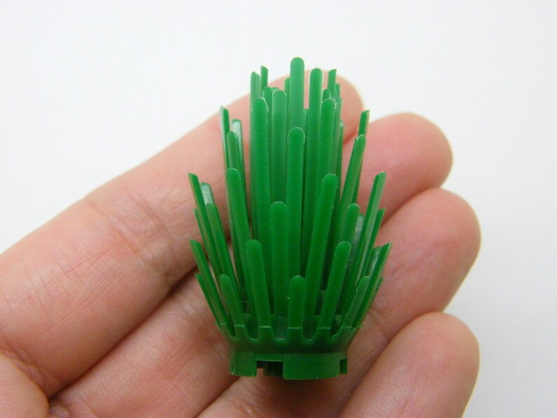 4 Grass bush building toy dark green plastic image 1