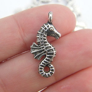8 Seahorse charms antique silver tone FF172