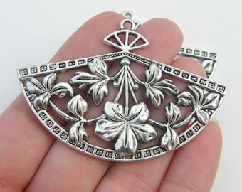 1 Fan pendant antique silver tone CA69