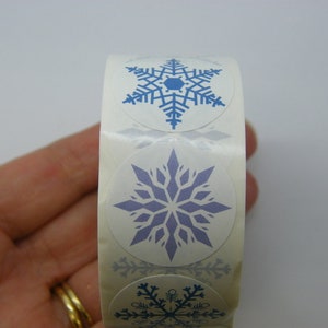1 Roll 500 snowflake stickers 04A