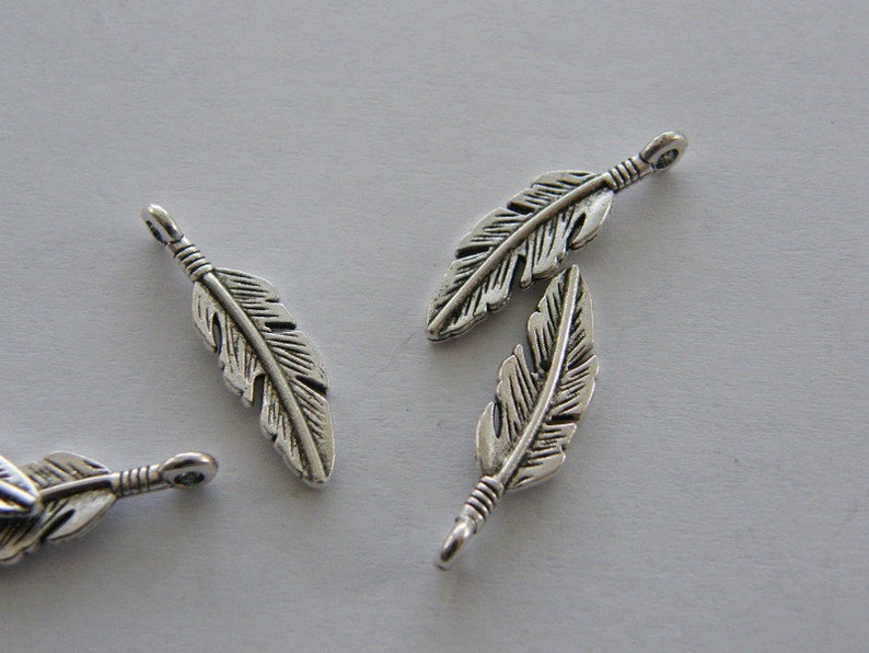 10 Feather charms antique silver tone B213 image 3