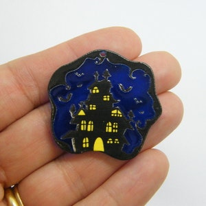 8 Haunted house Halloween pendants blue black yellow acrylic HC1200