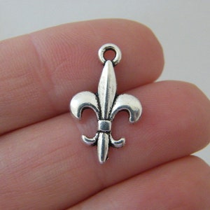 BULK 50 Fleur de lis charms antique silver tone WT98 - SALE 50% OFF