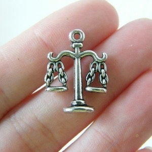 6 Scale of justice charms antique silver tone P139