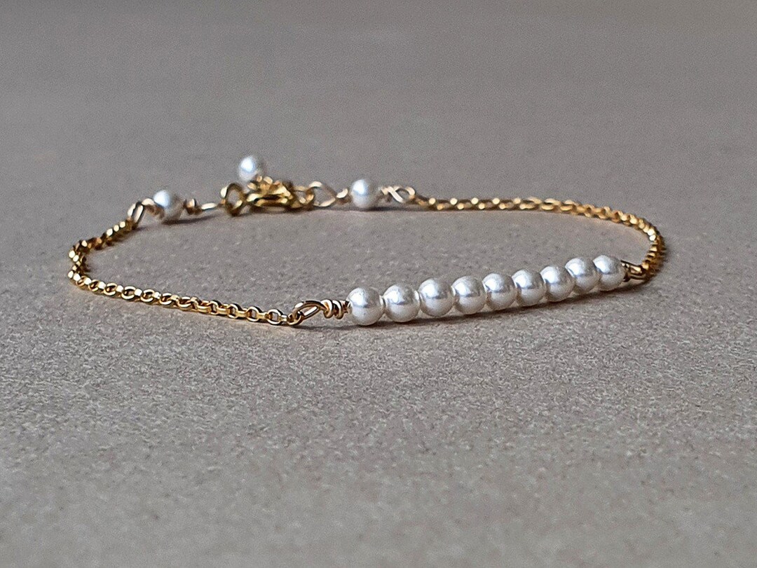 ブレスレット LESS IS MORE baby pearl necklace Less is More Pearl Bracelet | Indie Jewelry Design | Three Fleas
