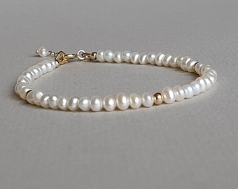 Bracciale di perle riempito d'oro 14K: delicati gioielli di perle coltivate