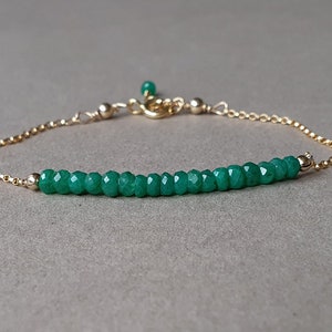 Gold chain emerald bracelet, minimalist bracelet, gift for her, May birthstone, emerald jewelry