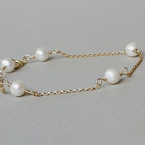Pulsera de perlas y cadena, regalo de dama de honor, joyería de perlas, piedra natal de junio, joyería minimalista