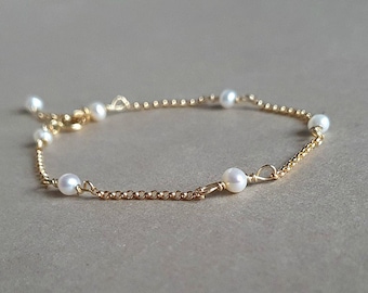 Gold chain bracelet, bridesmaid gift, pearl bracelet, June birthstone, minimalist jewelry