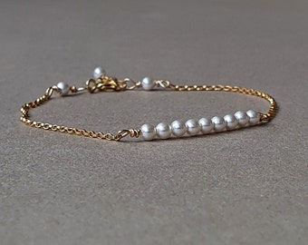Gold pearl bracelet, bridesmaid gift,  pearl bridal jewelry, June birthstone