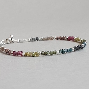 Bracciale con diamanti grezzi multicolori: argento sterling, pietra portafortuna di aprile
