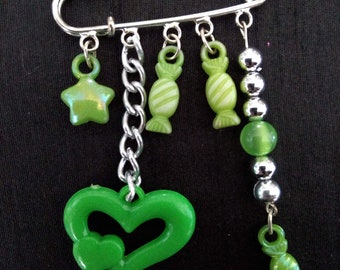 Green Charm Kilt Pin