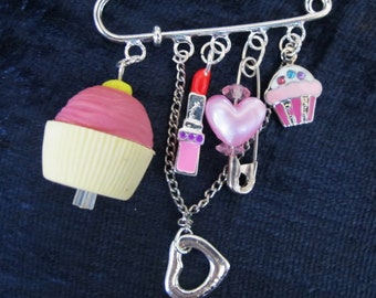 Cupcake Charm Kilt Pin Brooch