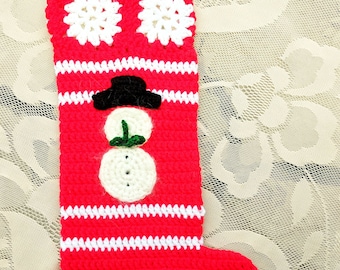 Crocheté Bas de Noel, flocons de neige et bonhomme de neige appliqué - fil acrylique rouge et blanc