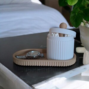 Storage container with lid + tray – Scandi style, ribbed, latte brown & white – 3D printed