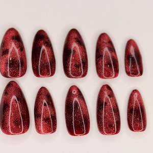 Heart cat eye nails