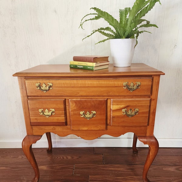 Ethan Allen Georgian Sideboard Buffet Petite Console w/ 4 Drawers