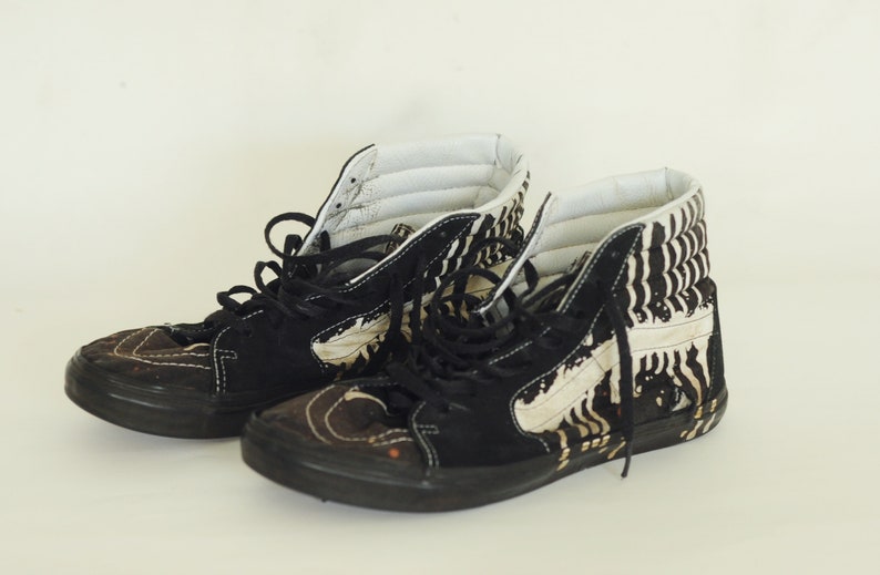 vans off the wall shoes black and white