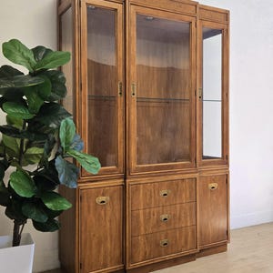 Vintage Passage by DREXEL Campaign Display Hutch-lighted Glass