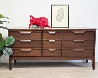 MCM Johnson-Carper Dresser-Sculptural Fashion Trend 9 Drawer Vintage Credenza