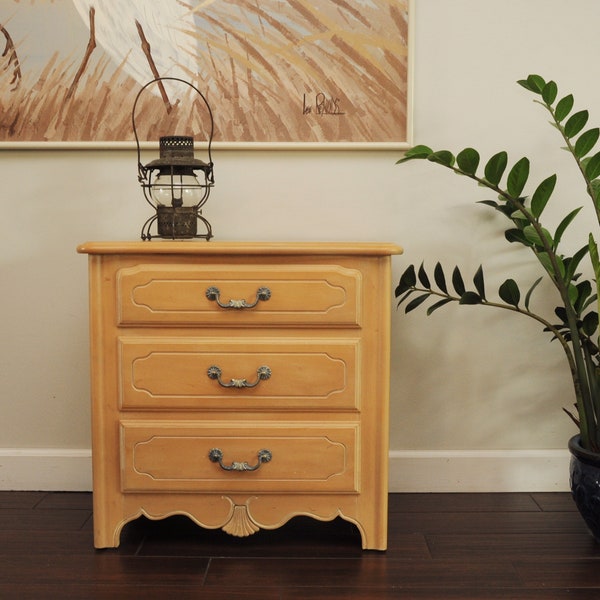 Ethan Allen Pulls Etsy