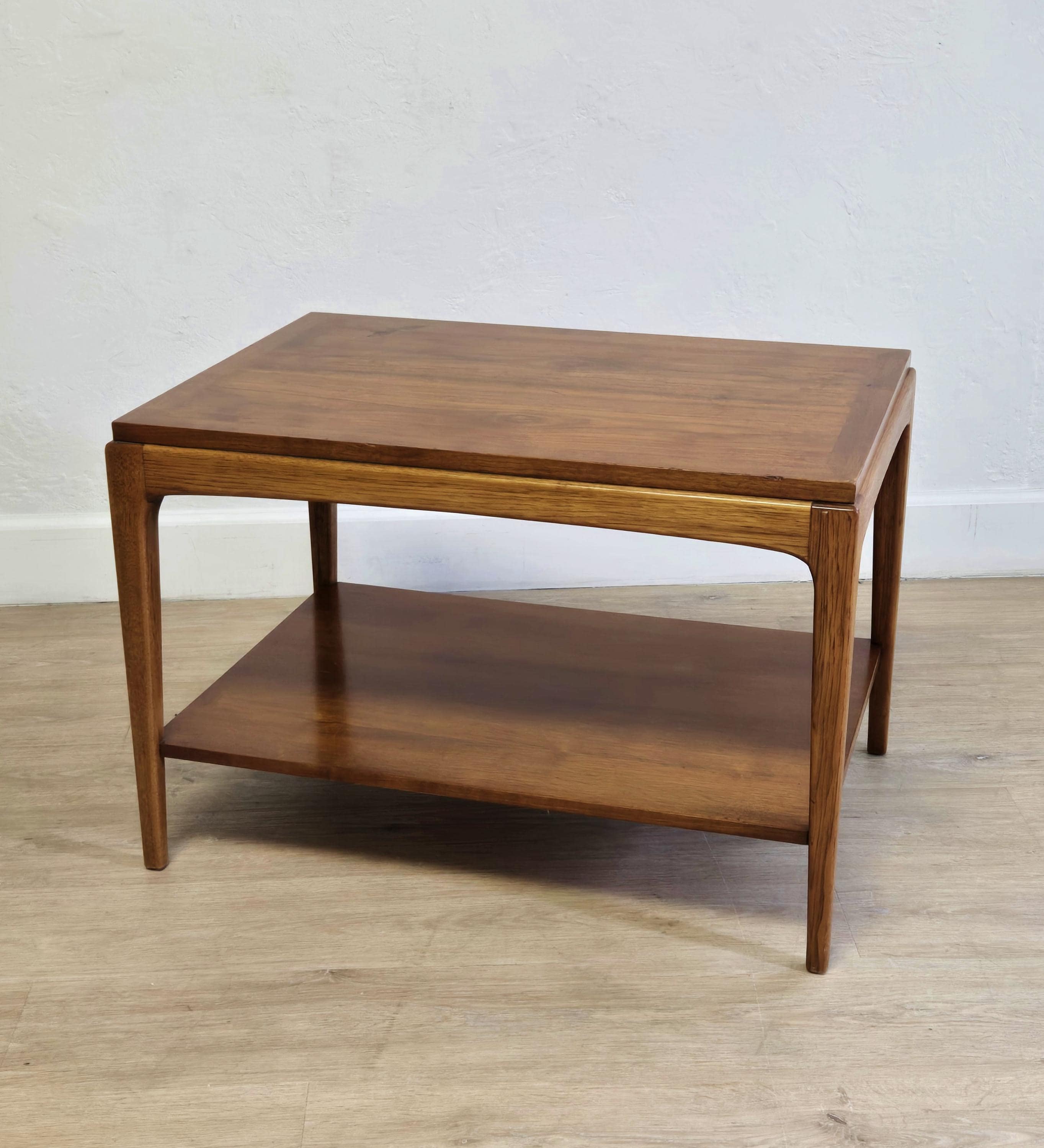 Lane Rhythm - Table de bout en noyer vintage 997 05 Lane - Table d'appoint en bois massif