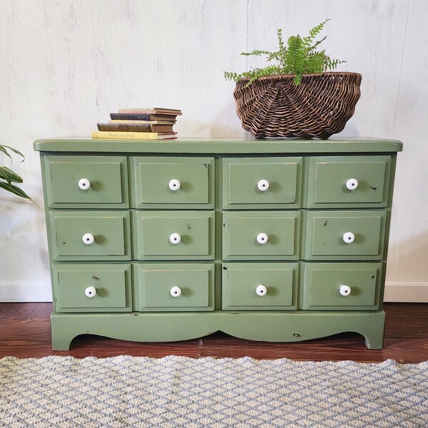 15 Apothecary Kitchens for Crafting Natural Remedies in Style