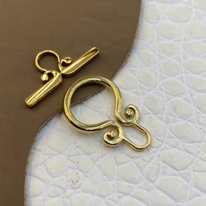 14K Gold PVD Stainless Steel Swirl Toggle Clasp, Decorative Scroll T Bar Closure for Necklace Bracelet DIY Jewelry Making Findings