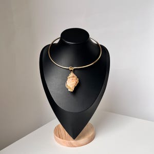 Natural Seashell Pendant Choker Necklace | Gold Wire Wrapped Boho Jewelry | Ocean-Inspired Summer Gift | Handmade Coastal Style for Her