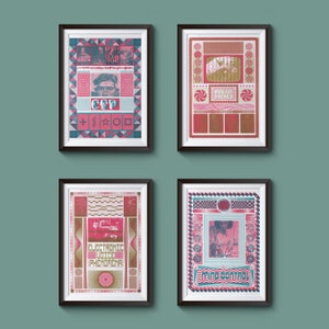 Op de afbeelding: Vier ingelijste posters met psychedelische ontwerpen in tinten roze, rood, blauw en goud. De posters bevatten geometrische patronen, tekst en afbeeldingen van mensen.