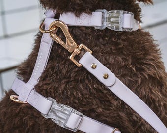 Soft Lilac No Over-the-Head Dog Harness – Vegan Waterproof & Easy Fit for Sensitive Pups