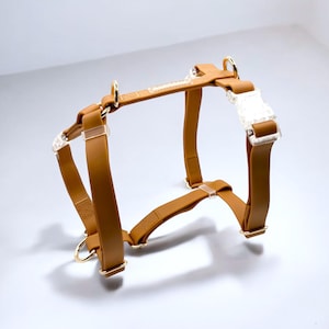 No Over-the-Head Dog Harness – Vegan Waterproof & Easy Fit for Sensitive Pups in Gold
