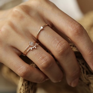 14k Gold Diamond Ring, Minimalist Stone Solid Gold Ring, Timeless Everyday Jewelry,Elegant Fine Jewelry for Daily Wear, Gift for her