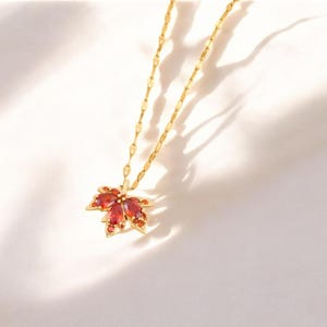 Rote Ahornblatt Anhänger Halskette - Herbstlich Inspirierter Schmuck - Geschenk für Naturliebhaber