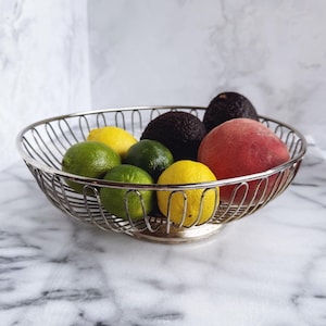 Mid-Century Modern Wire Basket – Retro Fruit or Bread Bowl - silver home decor kitchen classic centerpiece vintage mcm metal bowl storage