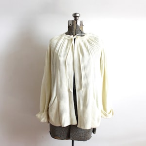 70s Cardigan / 1970s Creamy White Ecru Knit Cardigan