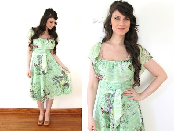 70s Green Floral Spring Dress / 1970s Fluttery Gre