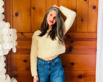 1980s 90s Creamy White Cropped Sweater / 90s Wool Knit Crop Top Sweater