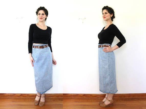 1980s Denim Skirt / 80s Light Wash Ultra High Wais