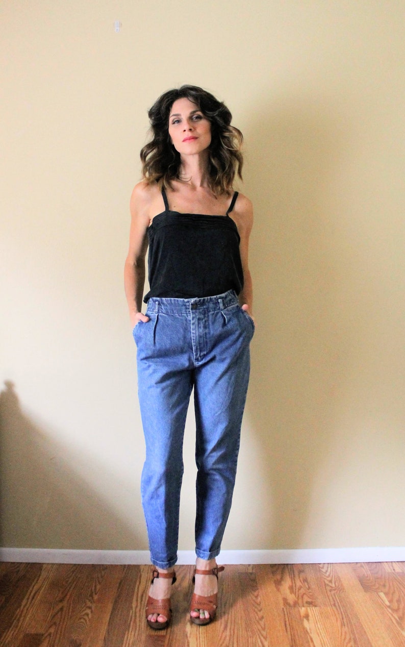 1990s Cropped Jeans / 1990s 90s Mom Jeans / 1990s 90s Light Medium Wash Cropped Tapered Denim Jeans image 3