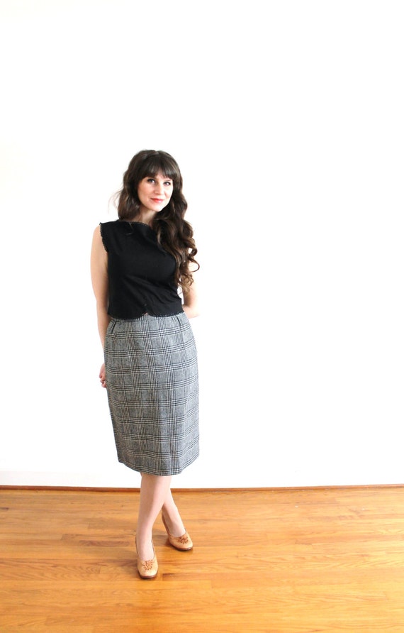 Vintage Houndstooth Skirt / 1960s Black and White… - image 3