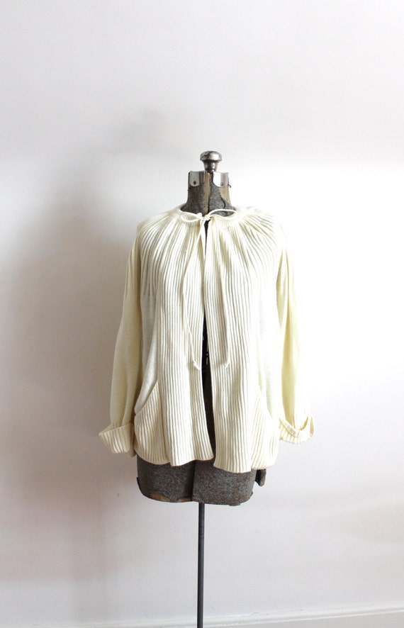 70s Cardigan / 1970s Creamy White Ecru Knit Cardi… - image 1